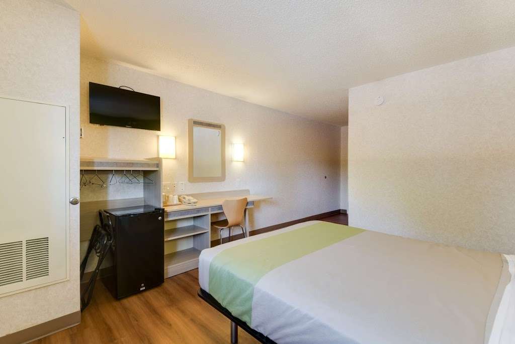 Motel 6 Statesville | 1137 Morland Dr, Statesville, NC 28677, USA | Phone: (704) 871-1115