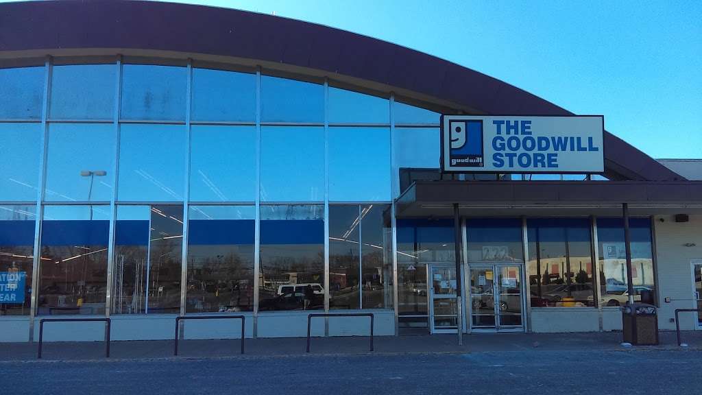 Goodwill in 222 S White Horse Pike E, Stratford, NJ 08084, USA