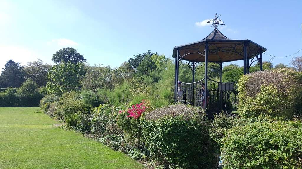 Shenley Park Walled Garden | Shenley, Radlett WD7 9DW, UK | Phone: 01923 852629