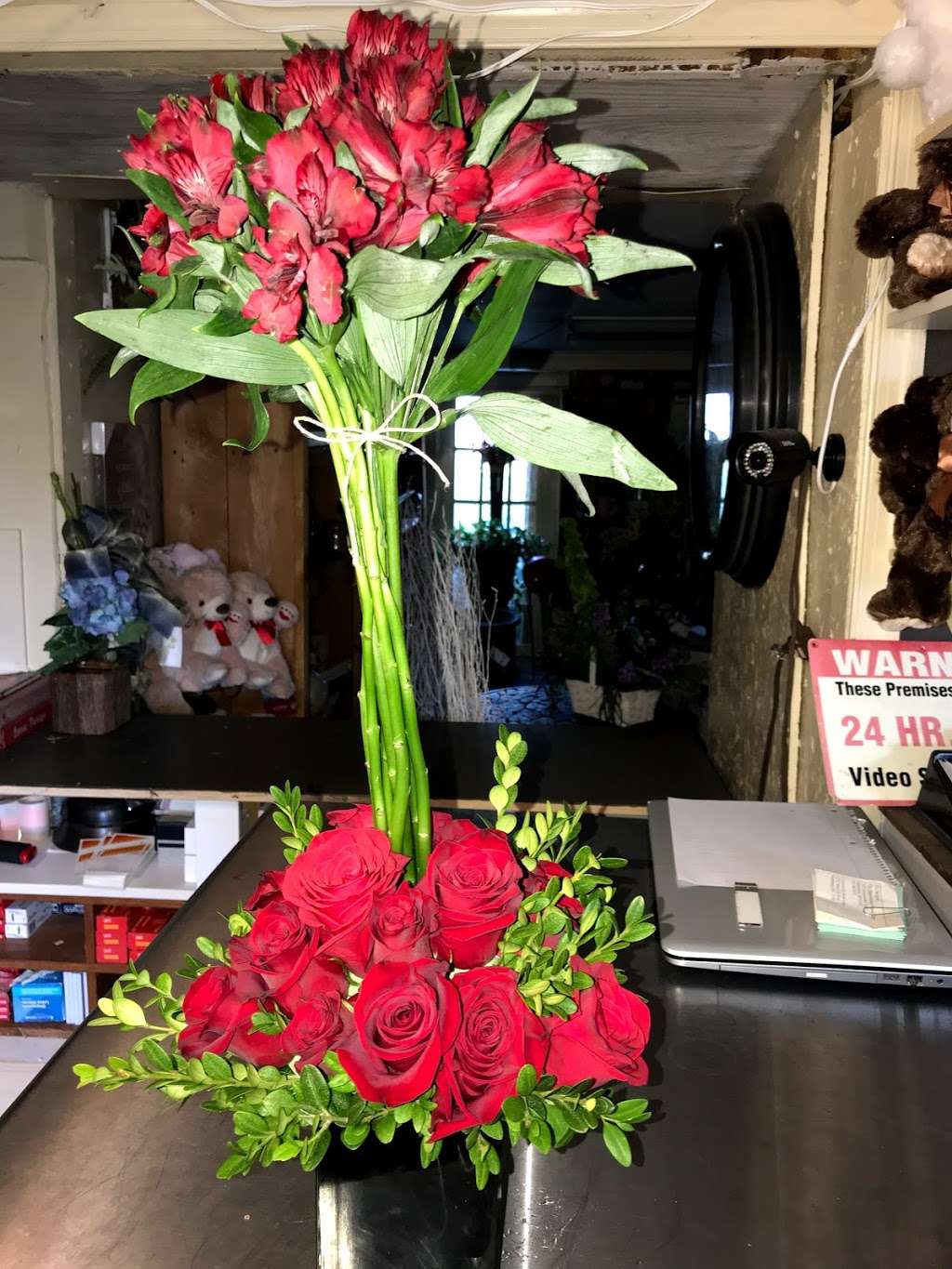 TG Designs - Hagerstown Flower Shop | 19231 Longmeadow Rd, Hagerstown, MD 21742 | Phone: (301) 766-9580