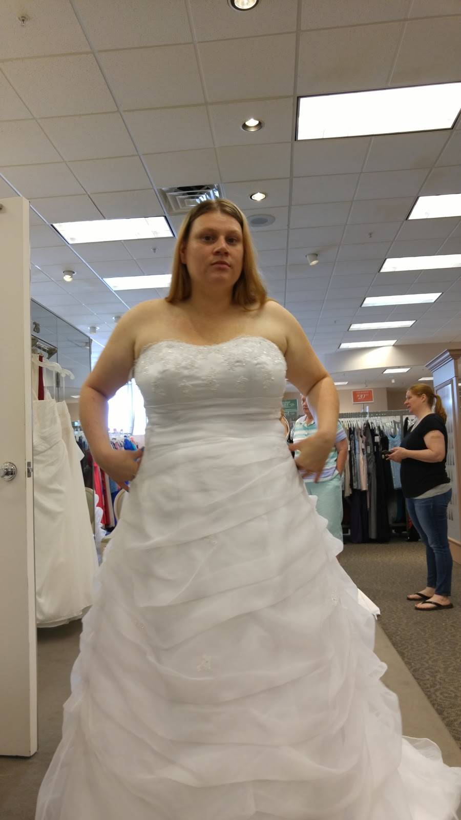 Davids Bridal | Waterford Park North, 1025 Veterans Pkwy Ste 100, Clarksville, IN 47129, USA | Phone: (812) 284-4325