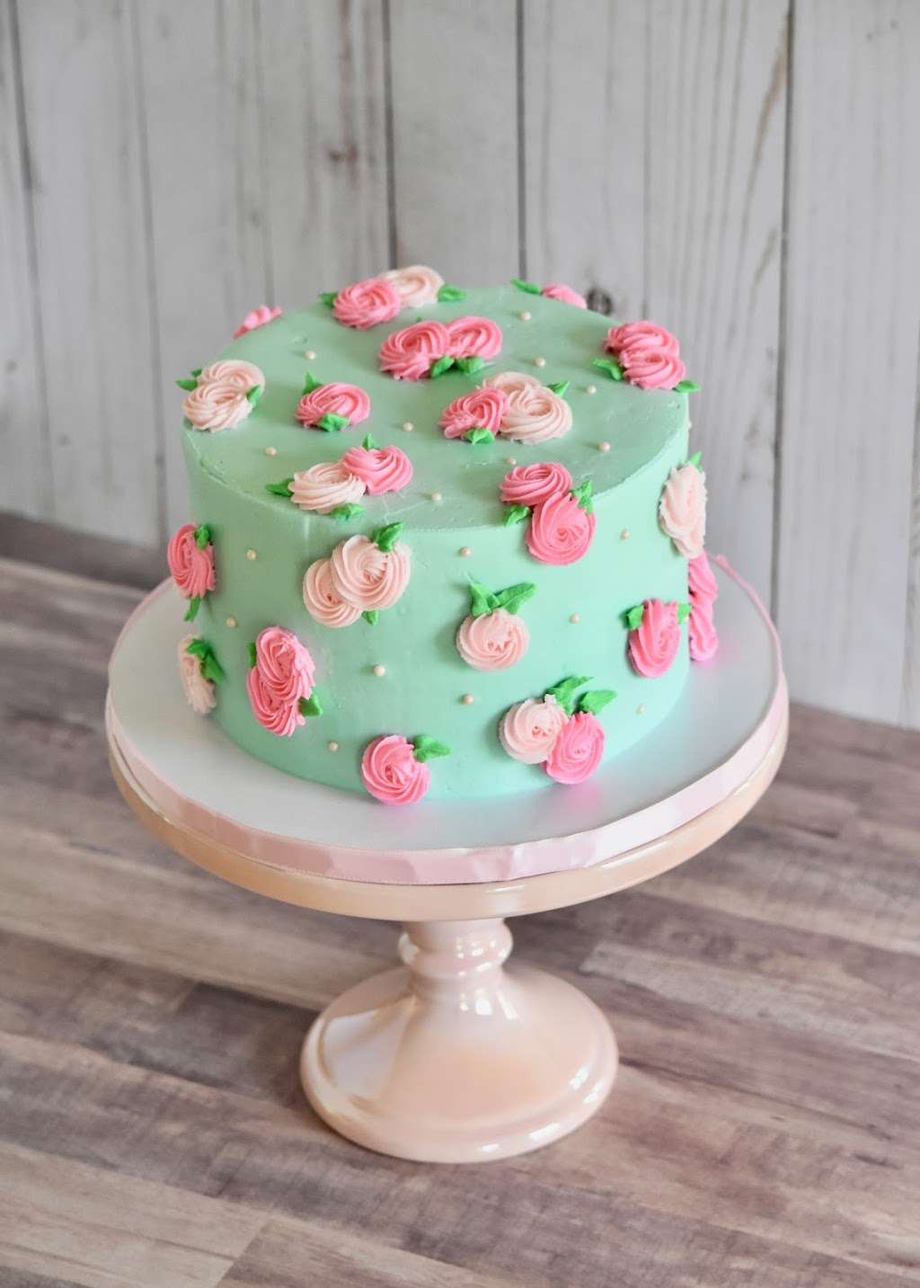 Sugar and Bloom Cake Company | 6 Berlang Rd, Londonderry, NH 03053, USA | Phone: (603) 234-6924