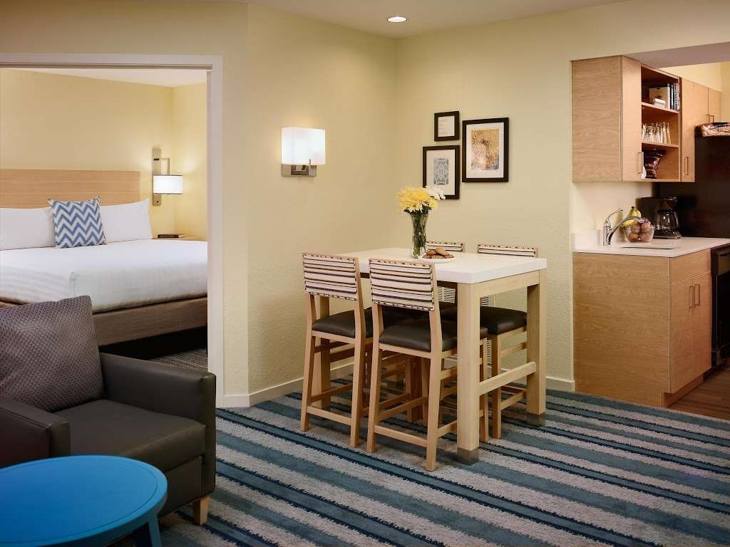 Sonesta ES Suites Princeton | 4375 US-1, Princeton, NJ 08540, USA | Phone: (609) 951-0009