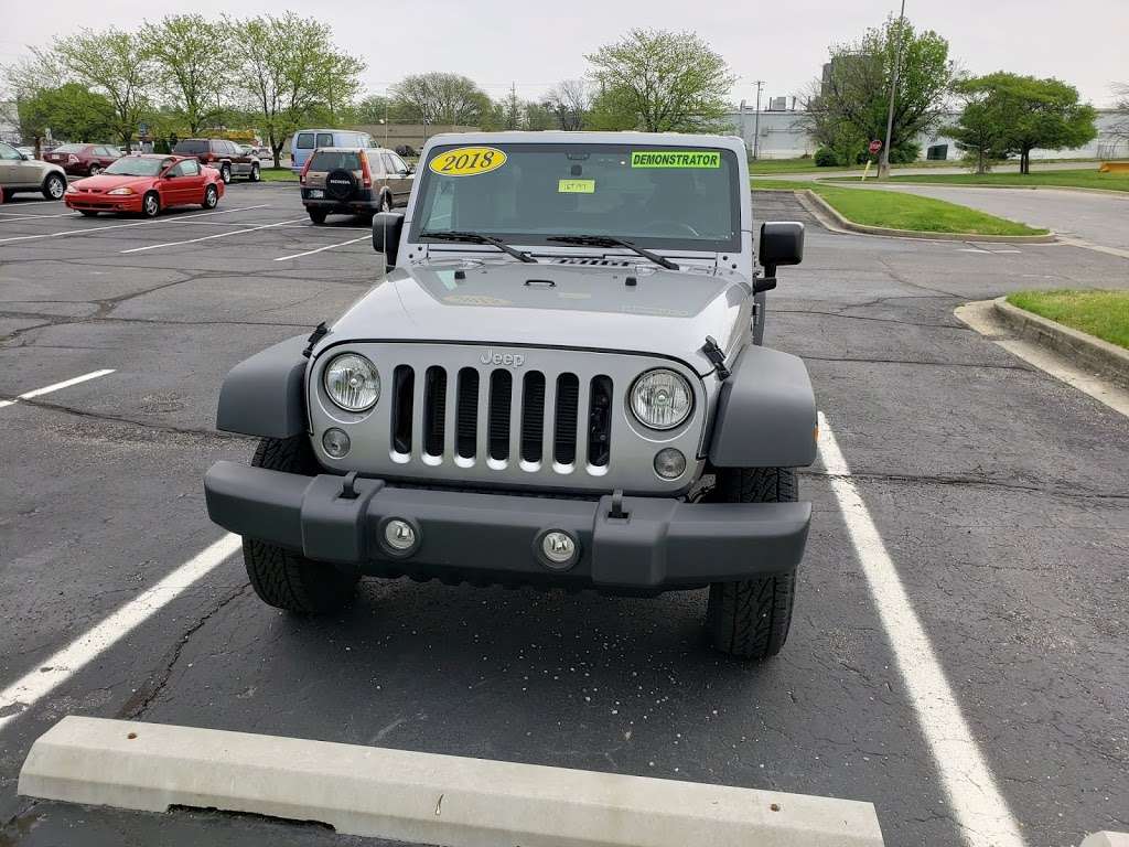 Bob Poynter Chrysler Dodge Jeep Ram Hyundai | 3020 N National Rd, Columbus, IN 47201, USA | Phone: (812) 372-2575