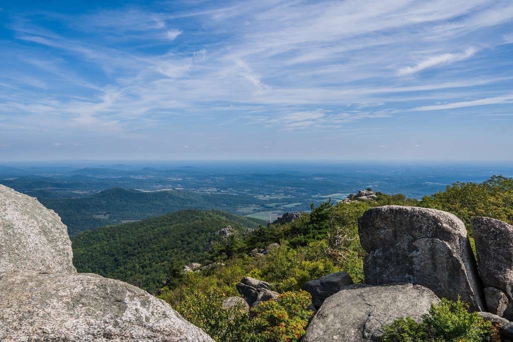 Lower Old Rag Parking Lot & Fee Station | 2577 Nethers Rd, Etlan, VA 22719, USA