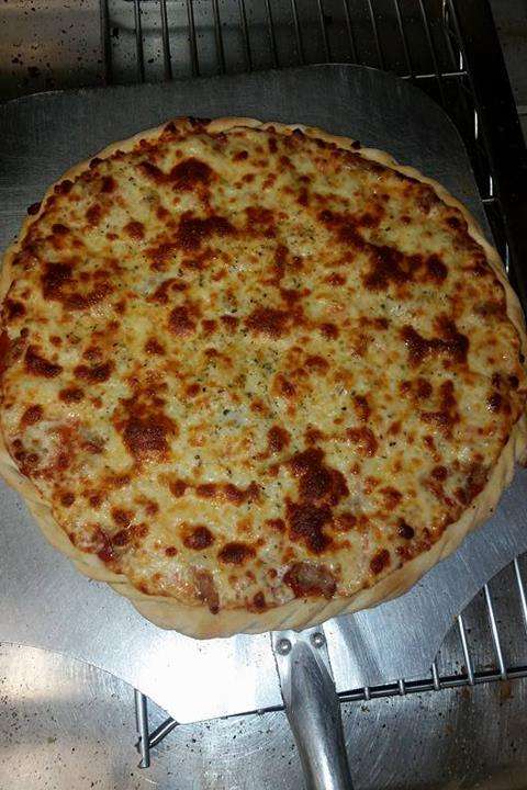 Uncle Miltys Pizza Palace | 138 W Market St, Somonauk, IL 60552, USA | Phone: (815) 498-4108