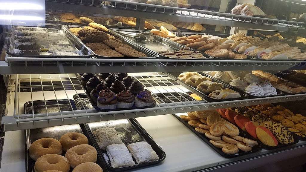 Valisa Bakery | 1654 N Semoran Blvd, Orlando, FL 32807, USA | Phone: (407) 250-6050