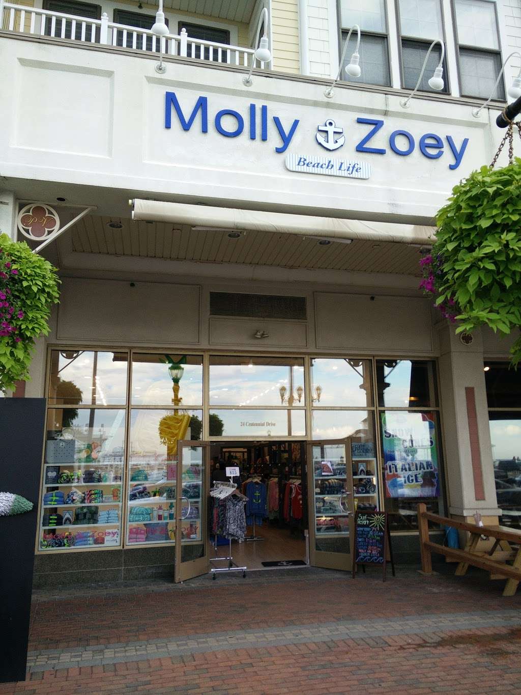 Molly & Zoey | 28 Centennial Dr, Long Branch, NJ 07740, USA | Phone: (732) 222-7766