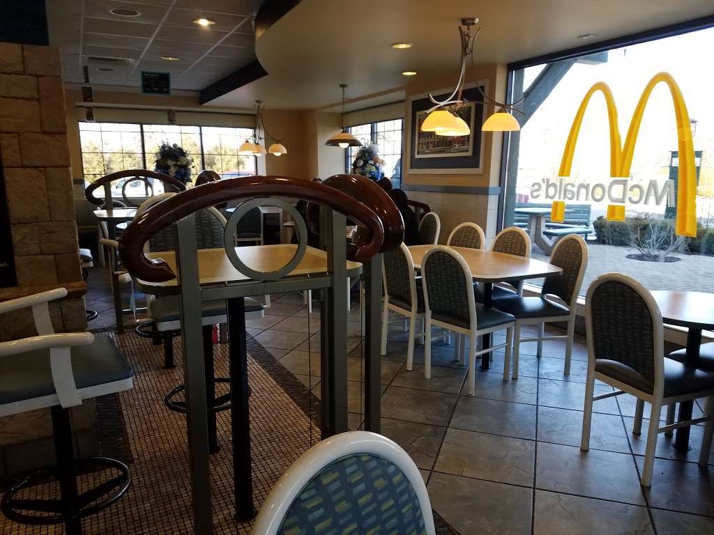 McDonalds | 104 N Wells St, Lake Geneva, WI 53147, USA | Phone: (262) 248-1144