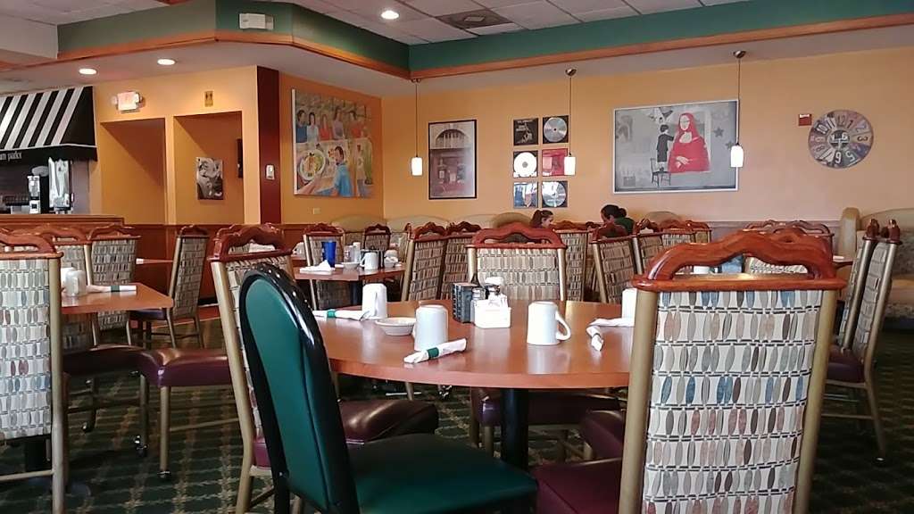 Silver Dollar Restaurant | 102 Stagecoach Trl, Yorkville, IL 60560, USA | Phone: (630) 553-1835