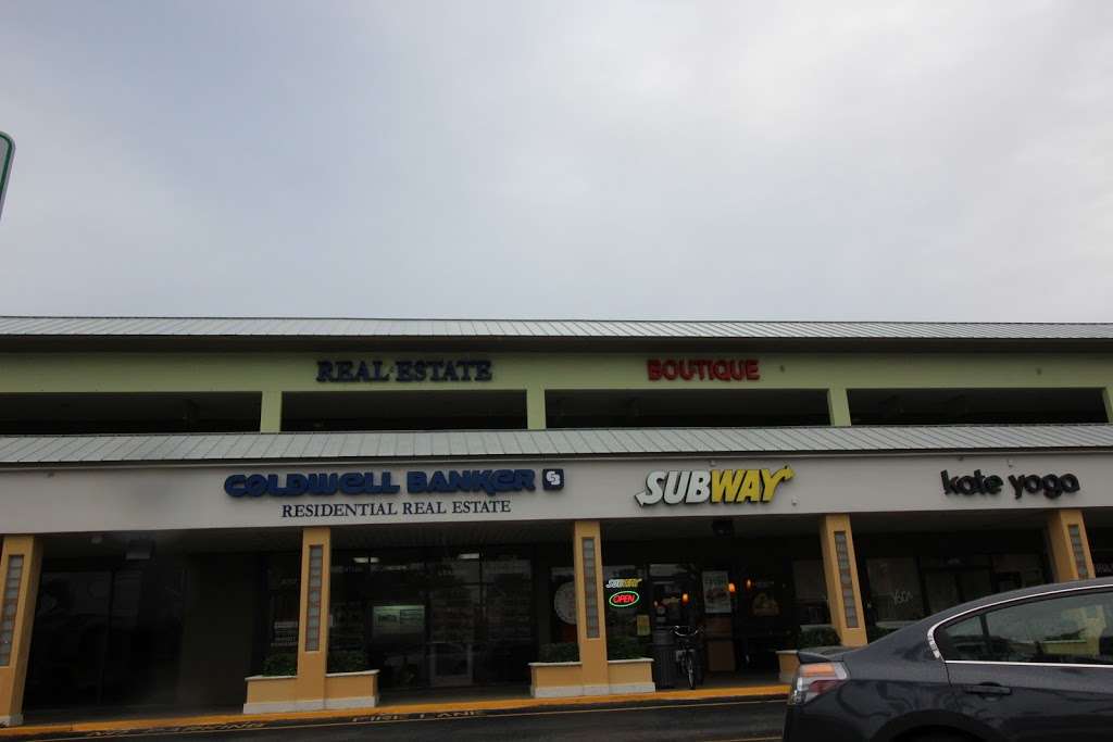 COLDWELL BANKER _Rafael Monterrey Realtor | 4757 N Ocean Blvd #100, Lauderdale-By-The-Sea, FL 33308, USA | Phone: (954) 401-3892