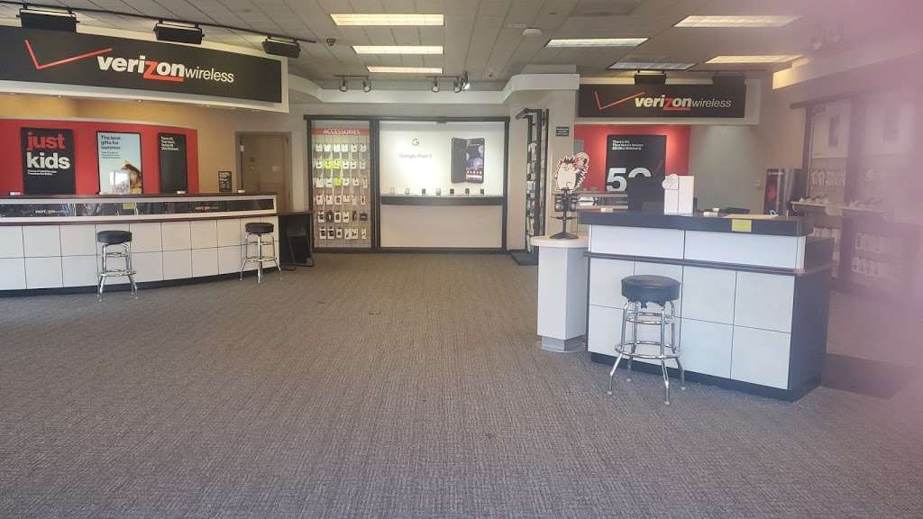 Verizon Authorized Retailer – Russell Cellular | 3440 Del Lago Blvd Ste A, Escondido, CA 92029 | Phone: (760) 480-6100