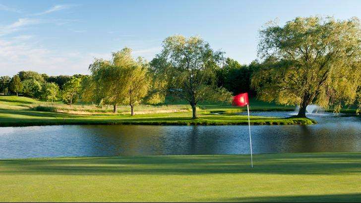 The Hamlet Golf & Country Club | 1 Clubhouse Dr, Commack, NY 11725, USA | Phone: (631) 499-5200