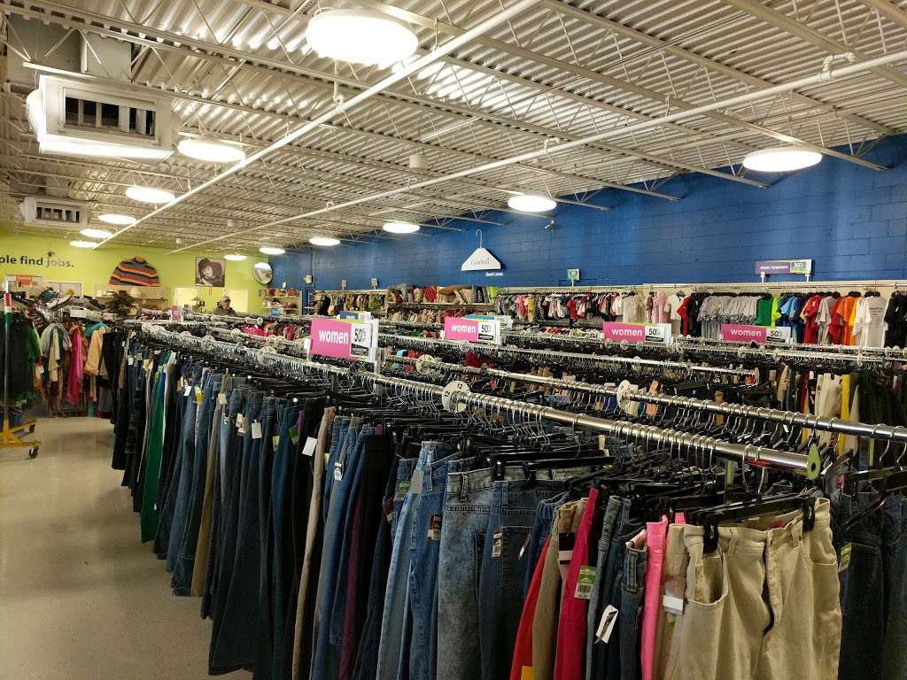 Goodwill Store | 6145 Crawfordsville Rd, Speedway, IN 46224, USA | Phone: (317) 240-2817