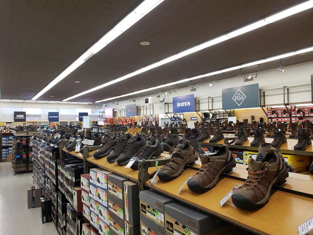 Super Shoes | 1525 Lincoln Way E, Chambersburg, PA 17202, USA | Phone: (717) 267-3900