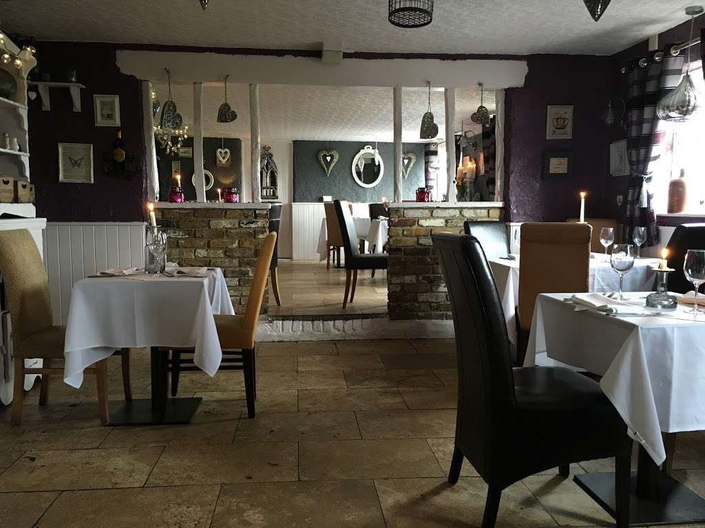Pig & Whistle Restaurant | Chignal Road, Chelmsford CM1 4SZ, UK | Phone: 01245 443186