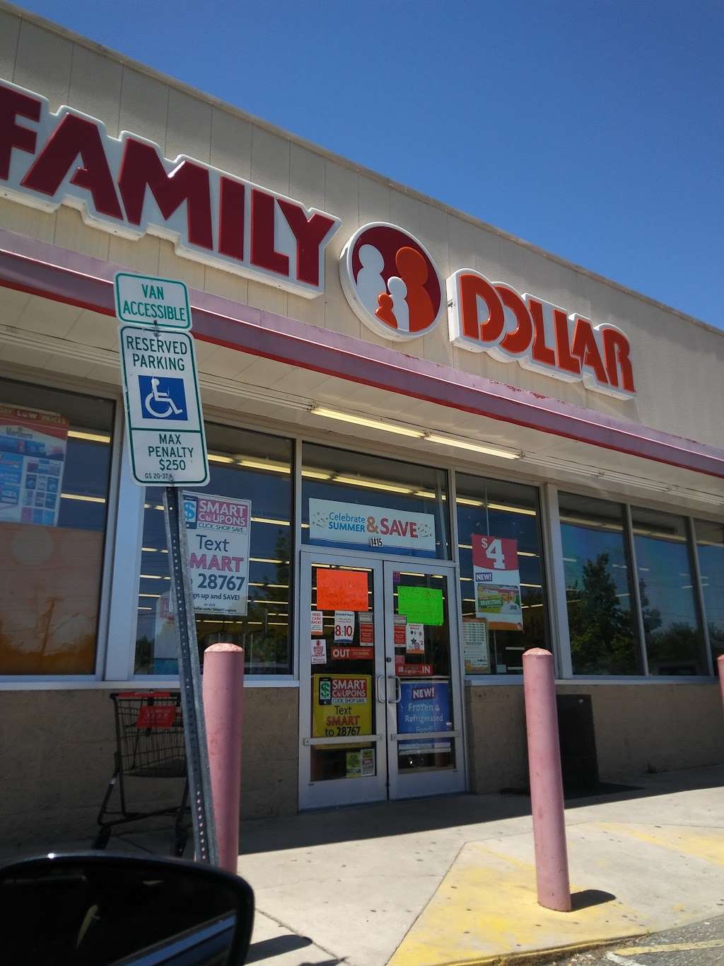 Family Dollar | 1415 N Chester St, Gastonia, NC 28052, USA | Phone: (704) 854-9891