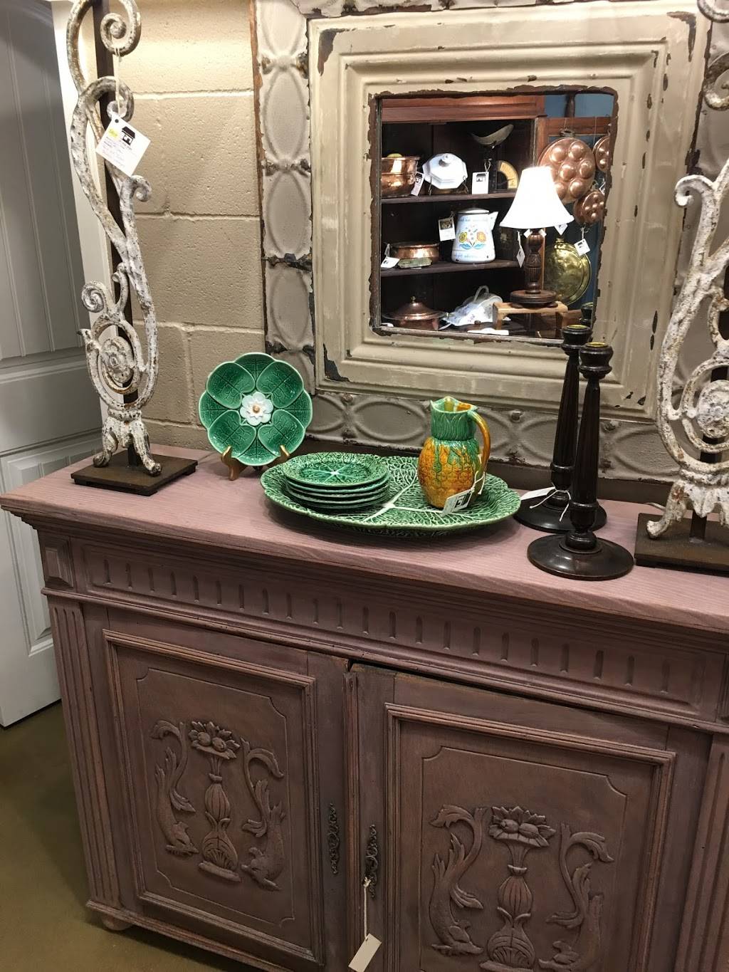 Canterbury Cottage Antiques, Gifts & Interiors | 6610 TN-100, Nashville, TN 37205, USA | Phone: (615) 353-0889