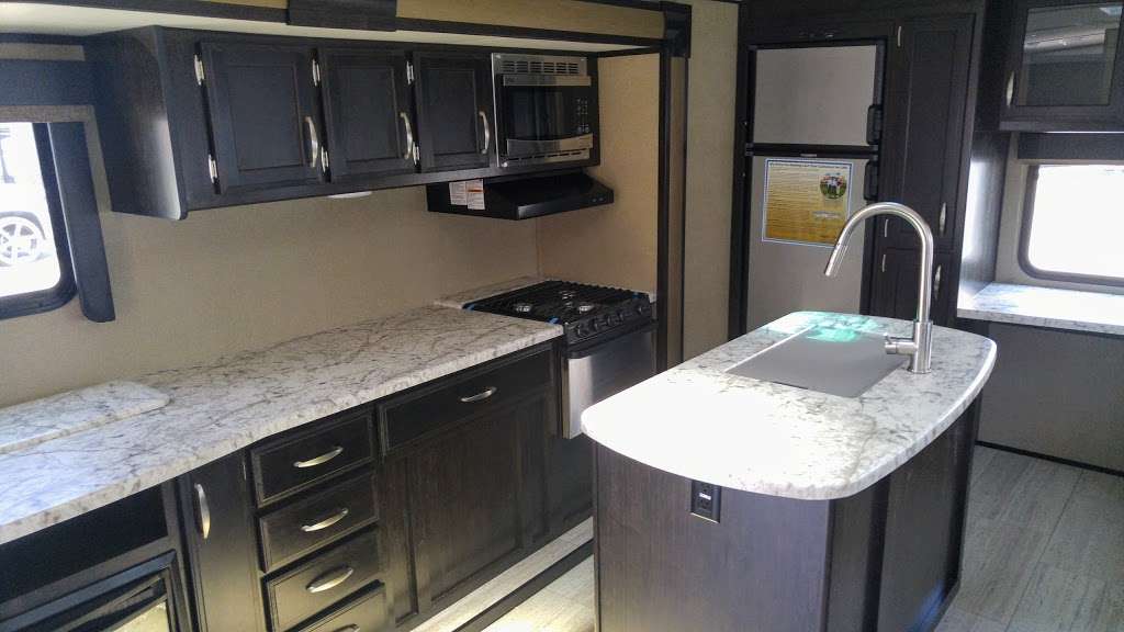 Lifestyle RVs | 1100 NW Pamela Blvd, Grain Valley, MO 64029, USA | Phone: (816) 847-1699