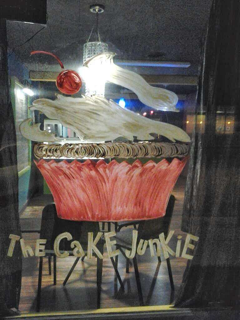 The Cake Junkie | 304 N Davis St, Hamilton, MO 64644, USA | Phone: (816) 617-2173