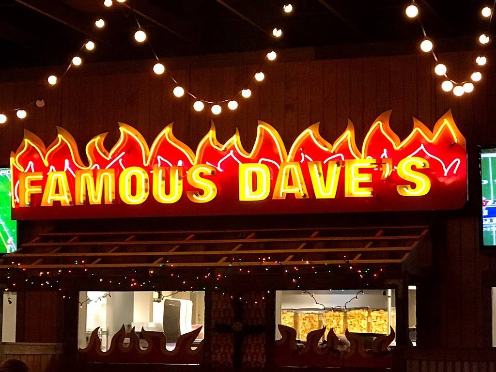 Famous Daves Bar-B-Que | 9911 NE Cascades Pkwy, Portland, OR 97220, USA | Phone: (503) 493-9000