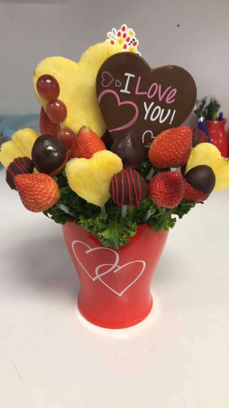 Edible Arrangements | 269 S Randall Rd, Elgin, IL 60123, USA | Phone: (847) 697-4444