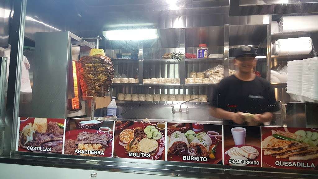 Tacos El Caporal | 2875 Ventura Blvd, Oxnard, CA 93036, USA | Phone: (805) 822-7664