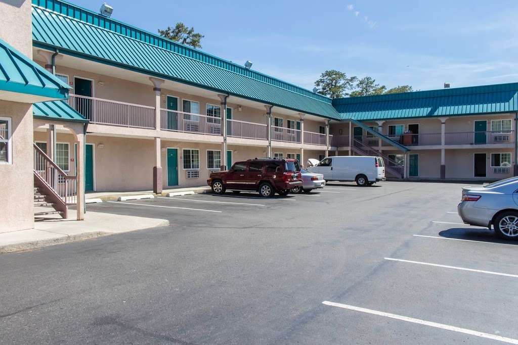 Econo Lodge | 306 E White Horse Pike, Absecon, NJ 08205 | Phone: (609) 748-0200