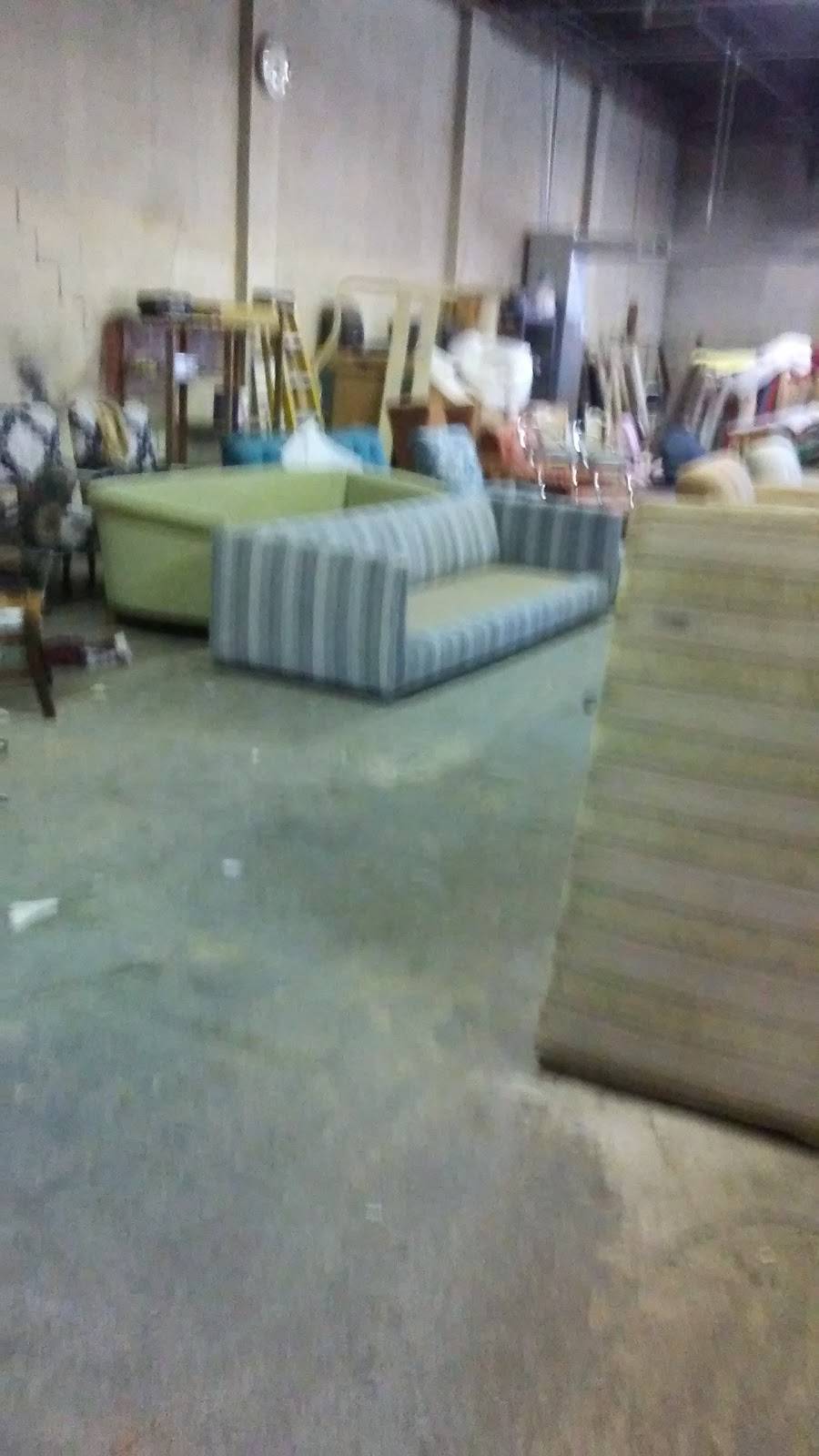 Martinez Upholstery Inc. | 5045 E 9th St, Kansas City, MO 64124, USA | Phone: (816) 241-2060