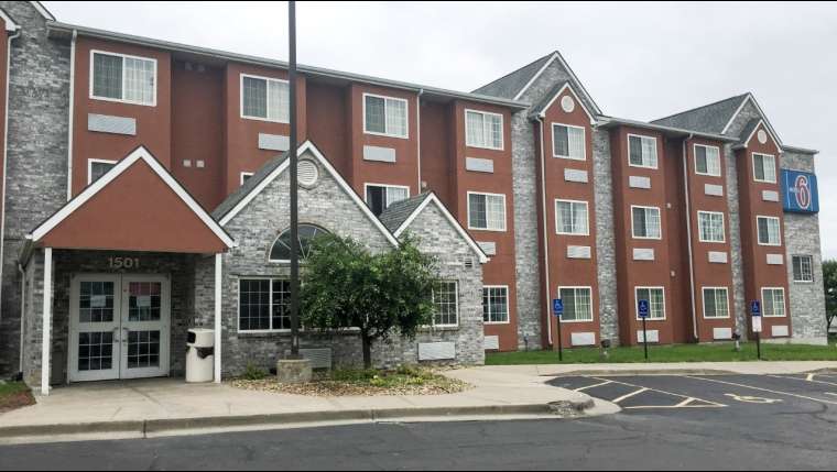 Motel 6 | 1501 S Hamilton Cir, Olathe, KS 66061, USA | Phone: (913) 397-9455