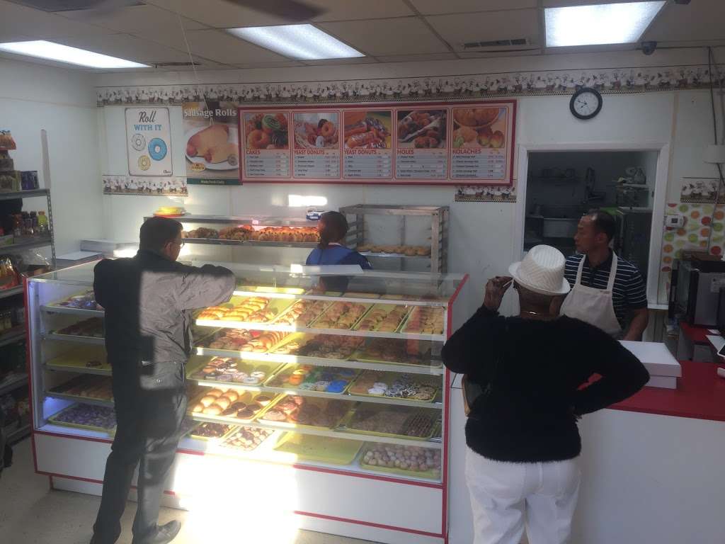 Ferguson Donut Shop | 8537 Ferguson Rd, Dallas, TX 75228 | Phone: (214) 328-0690