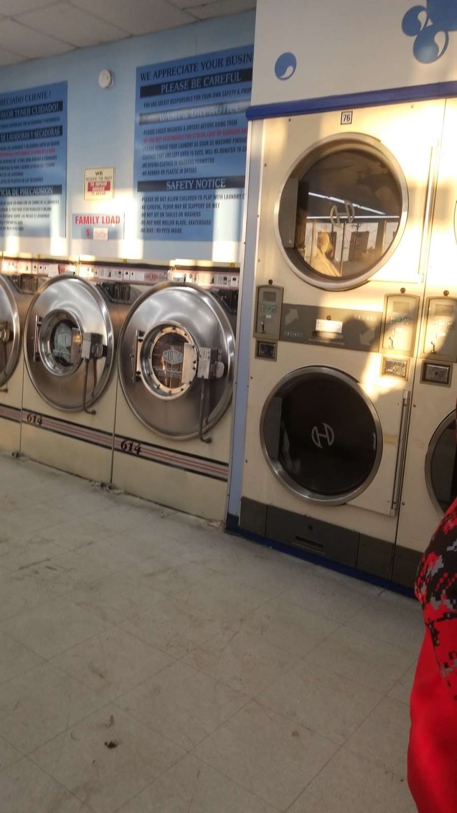 Youngs Coin Laundry & Youngs | 9154 S Western Ave, Los Angeles, CA 90047, USA | Phone: (323) 779-1332