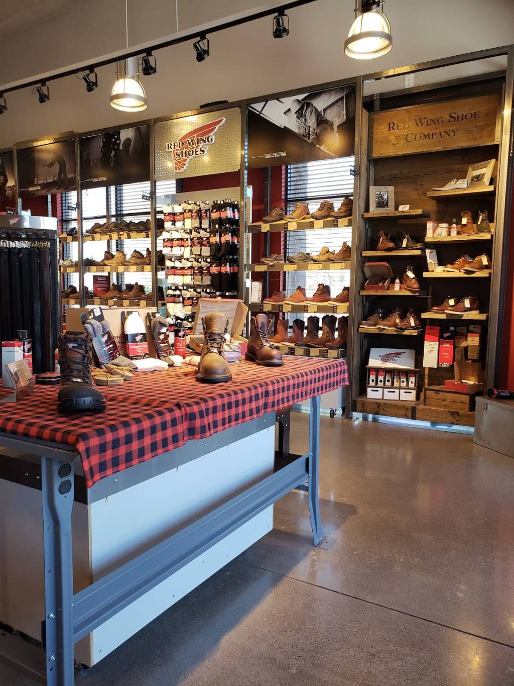 Red Wing | 3126 S Higley Rd #101, Gilbert, AZ 85297, USA | Phone: (480) 822-1000