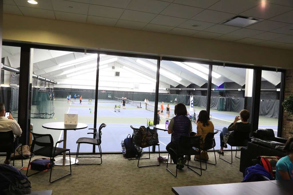 The Racquet Club of Lake Bluff | 945 N Shore Dr, Lake Bluff, IL 60044 | Phone: (847) 295-1322