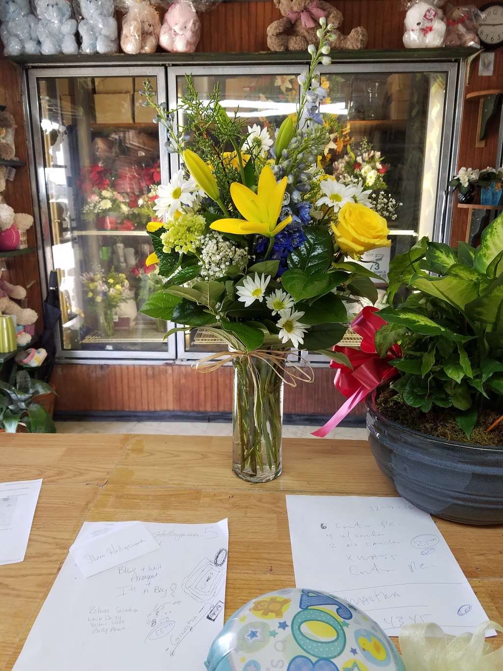 HAPPY FLOWERS | 668 FL-60 W, Lake Wales, FL 33853, USA | Phone: (863) 679-5252