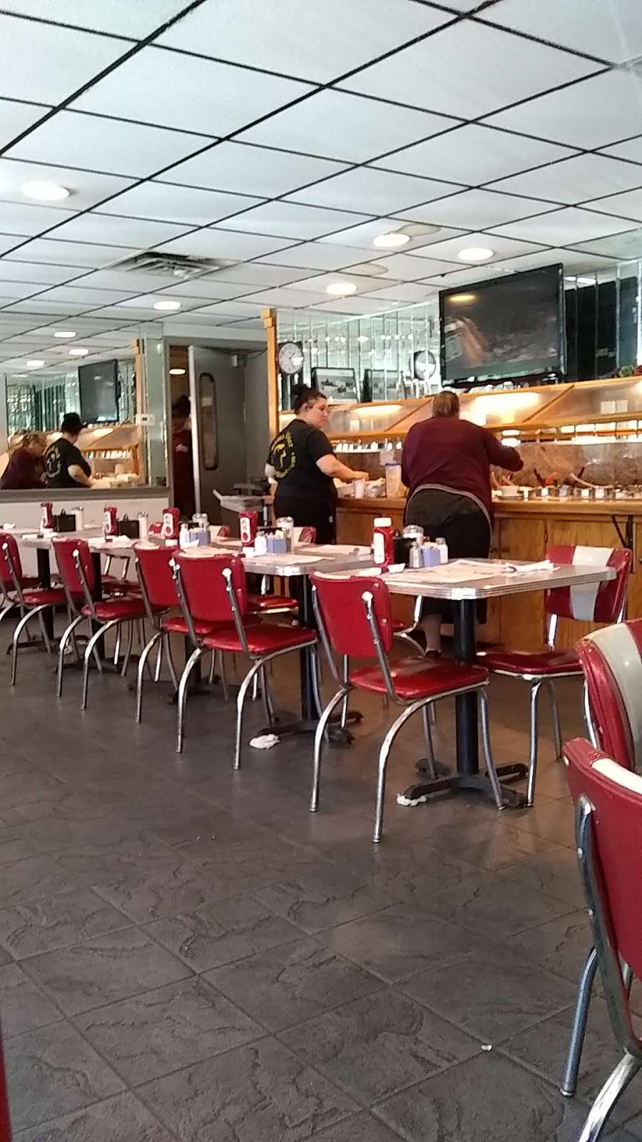 Double D Diner | 1323 Lincoln Hwy E, Coatesville, PA 19320 | Phone: (610) 383-5000