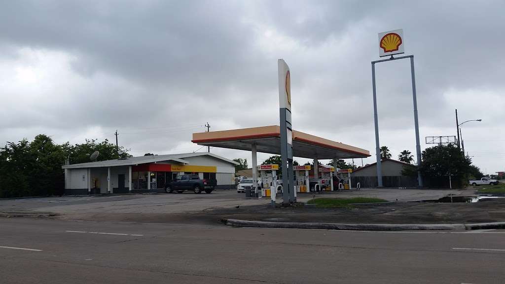 Shell | 111 N 10th St, La Porte, TX 77571, USA | Phone: (281) 471-7124