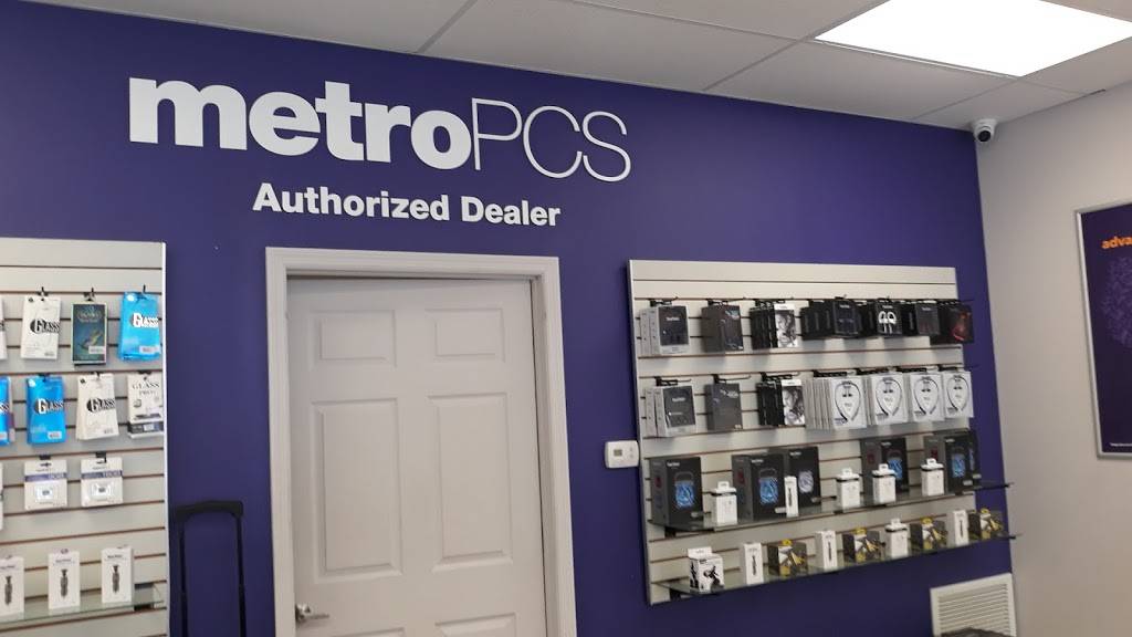 Metro by T-Mobile | 2106 E Sligh Ave, Tampa, FL 33610, USA | Phone: (813) 374-6725