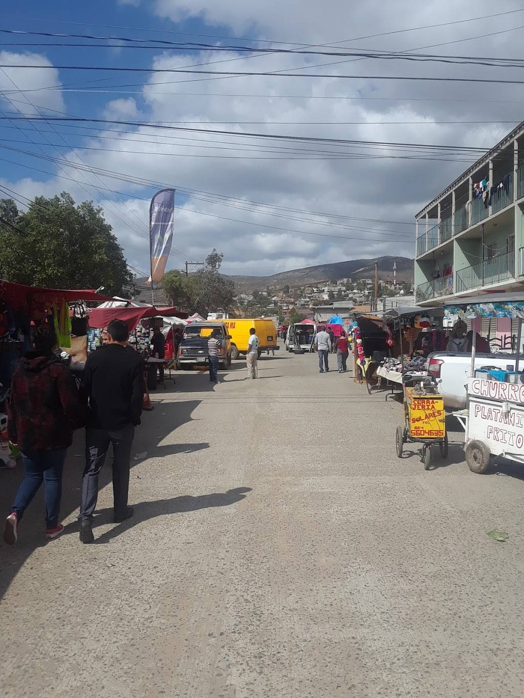 LAS TORRES .TIANGUIS | Blvd. Garita de Otay, Las Torres, 22470 Tijuana, B.C., Mexico