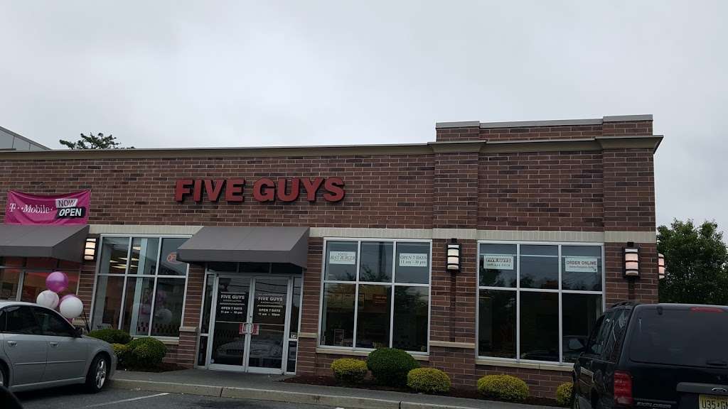 Five Guys | 720 White Horse Pike, Absecon, NJ 08201, USA | Phone: (609) 641-5518