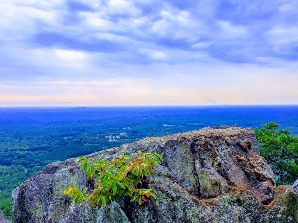 Crowders Mountain State Park | 522 Park Office Ln, Kings Mountain, NC 28086, USA | Phone: (704) 853-5375