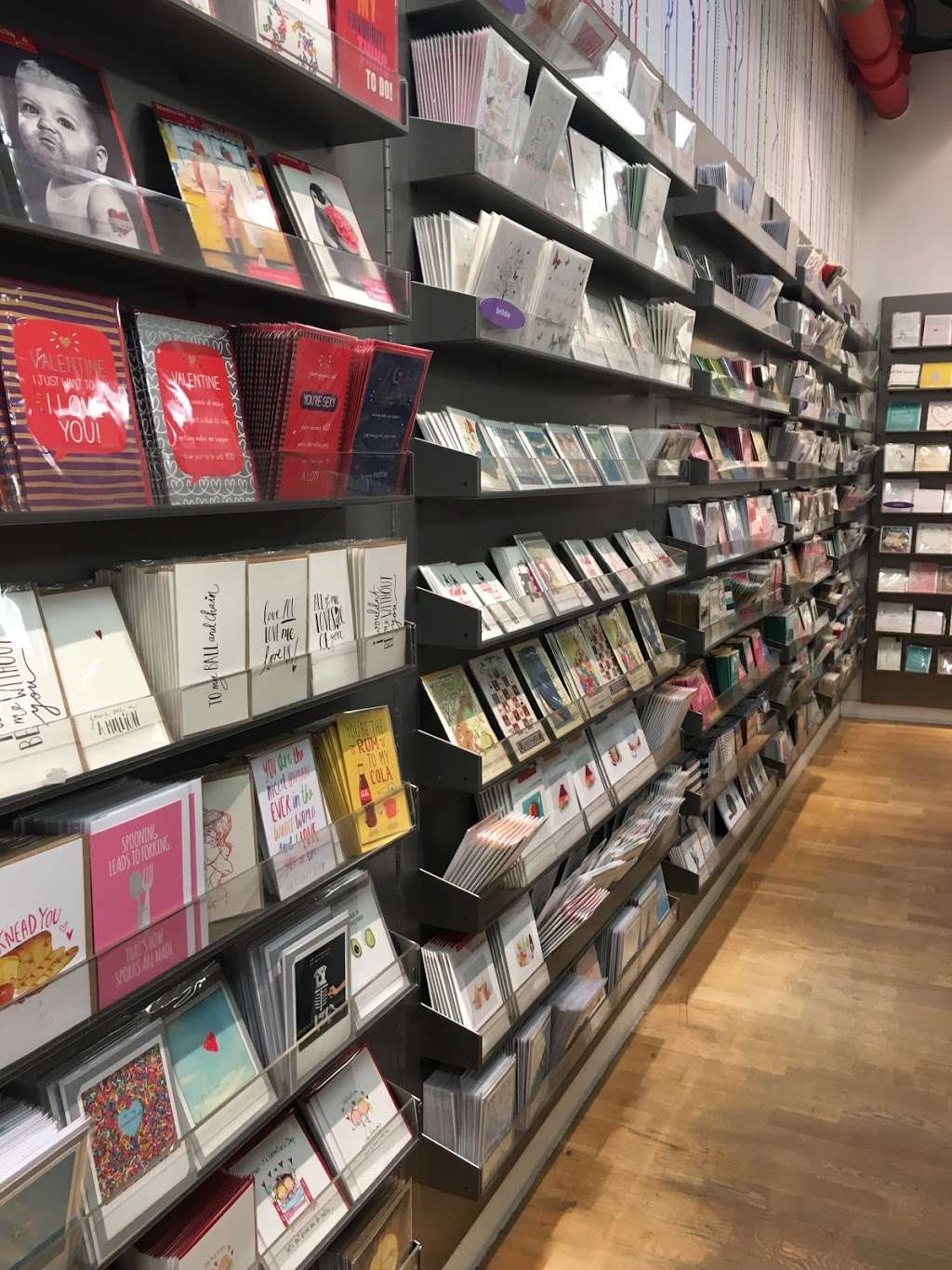 Paperchase | St Pancras Station Block A Unit 50, Kings Cross, London NW1 2QL, UK | Phone: 020 7833 1853