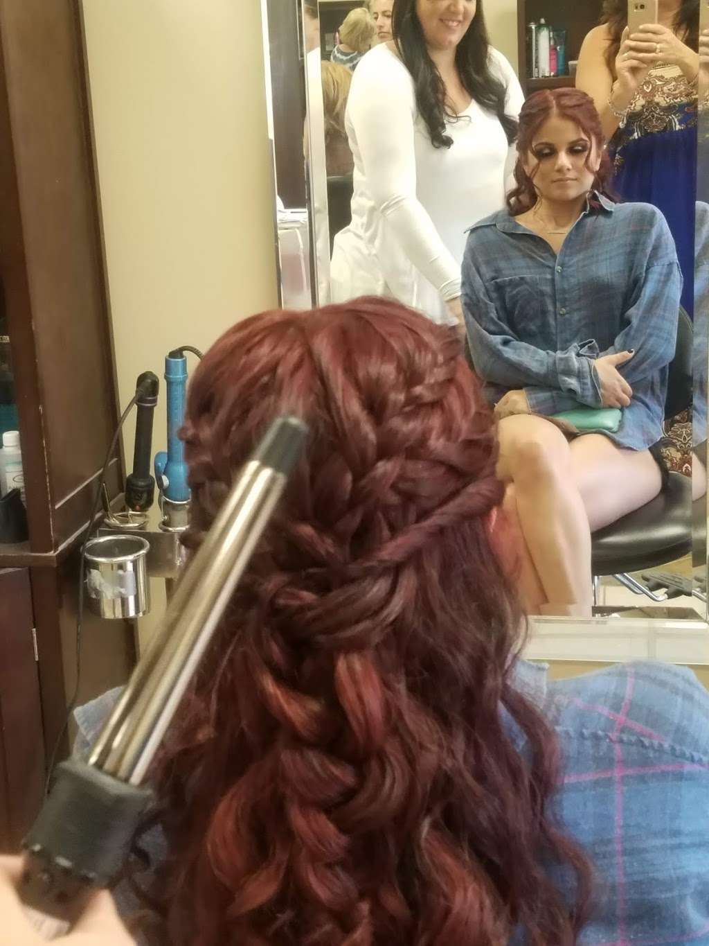 Salon Di Sorella | 149 Veterans Memorial Hwy, Commack, NY 11725, USA | Phone: (631) 343-7411