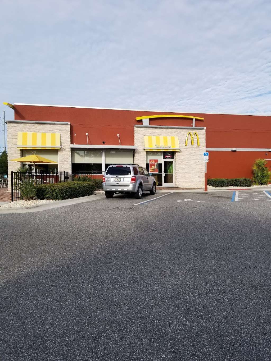 McDonalds | 2849 Clayton Crossing Way, Oviedo, FL 32765, USA | Phone: (407) 695-0170