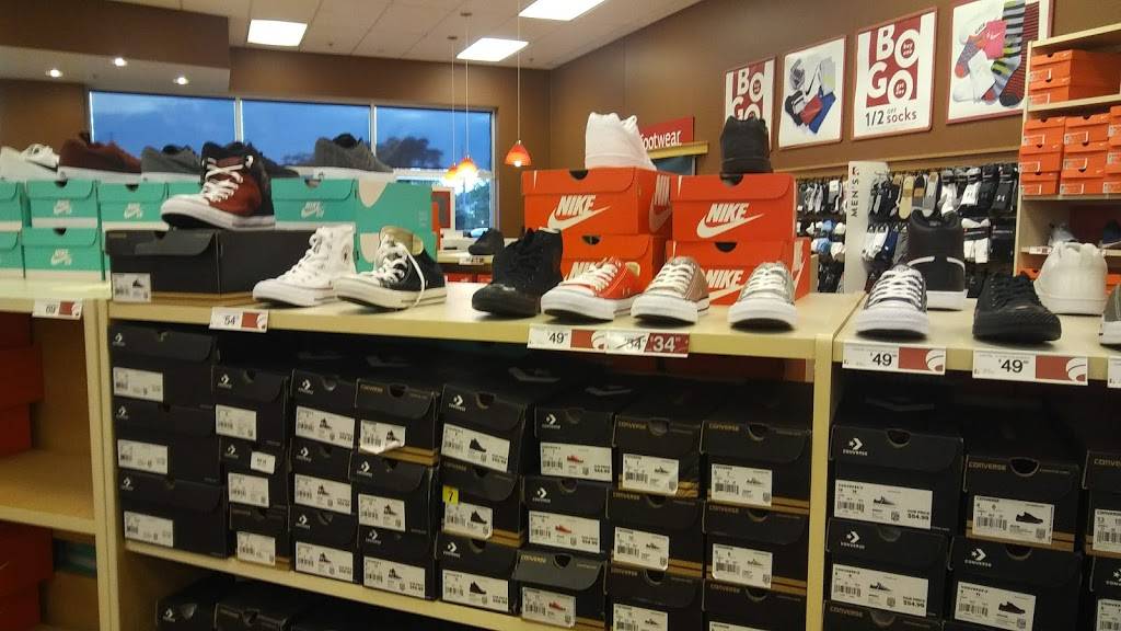 Famous Footwear | HILLIARD MARKETPLACE, 1816 Hilliard Rome Rd, Hilliard, OH 43026, USA | Phone: (614) 658-0570