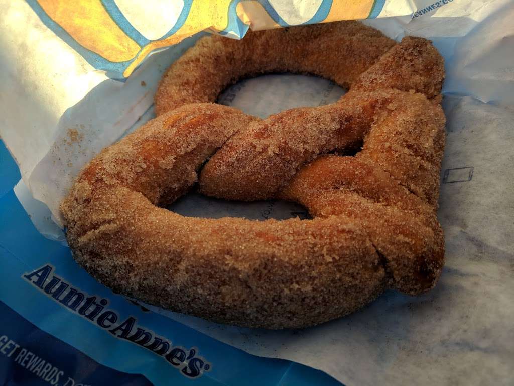 Auntie Annes | Southwest Airlines Term, 1 Airport Dr, Oakland, CA 94621, USA | Phone: (510) 563-3249