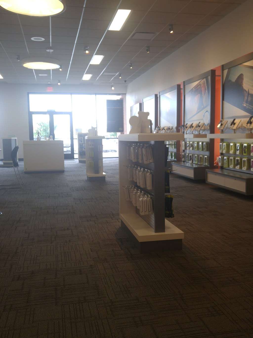 AT&T Store | 12661 W N Lake Houston Pkwy Suite B, Houston, TX 77044, USA | Phone: (281) 458-3168