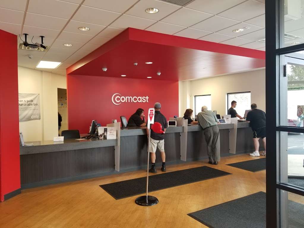 Comcast Service Center | 13492 E 131st St, Fishers, IN 46037 | Phone: (800) 934-6489