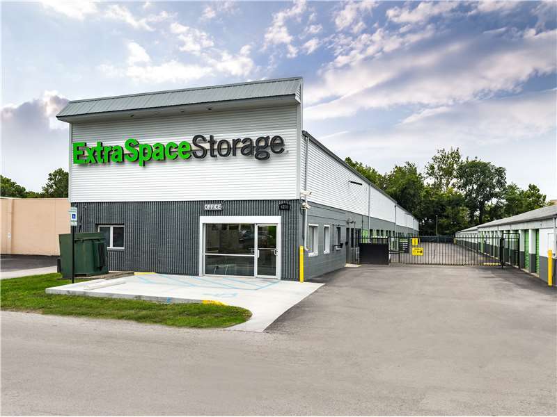 Extra Space Storage | 6231 Crawfordsville Rd, Indianapolis, IN 46224 | Phone: (317) 248-9498
