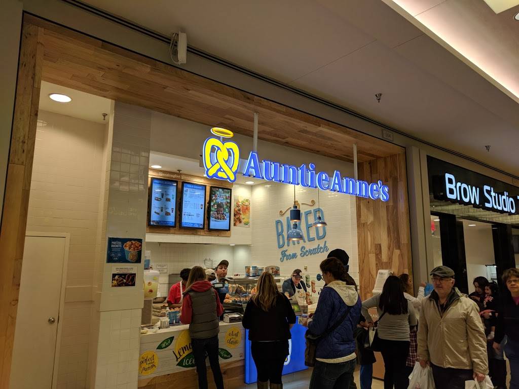 Auntie Annes | 1595 MN-36, Roseville, MN 55113, USA | Phone: (651) 633-0787